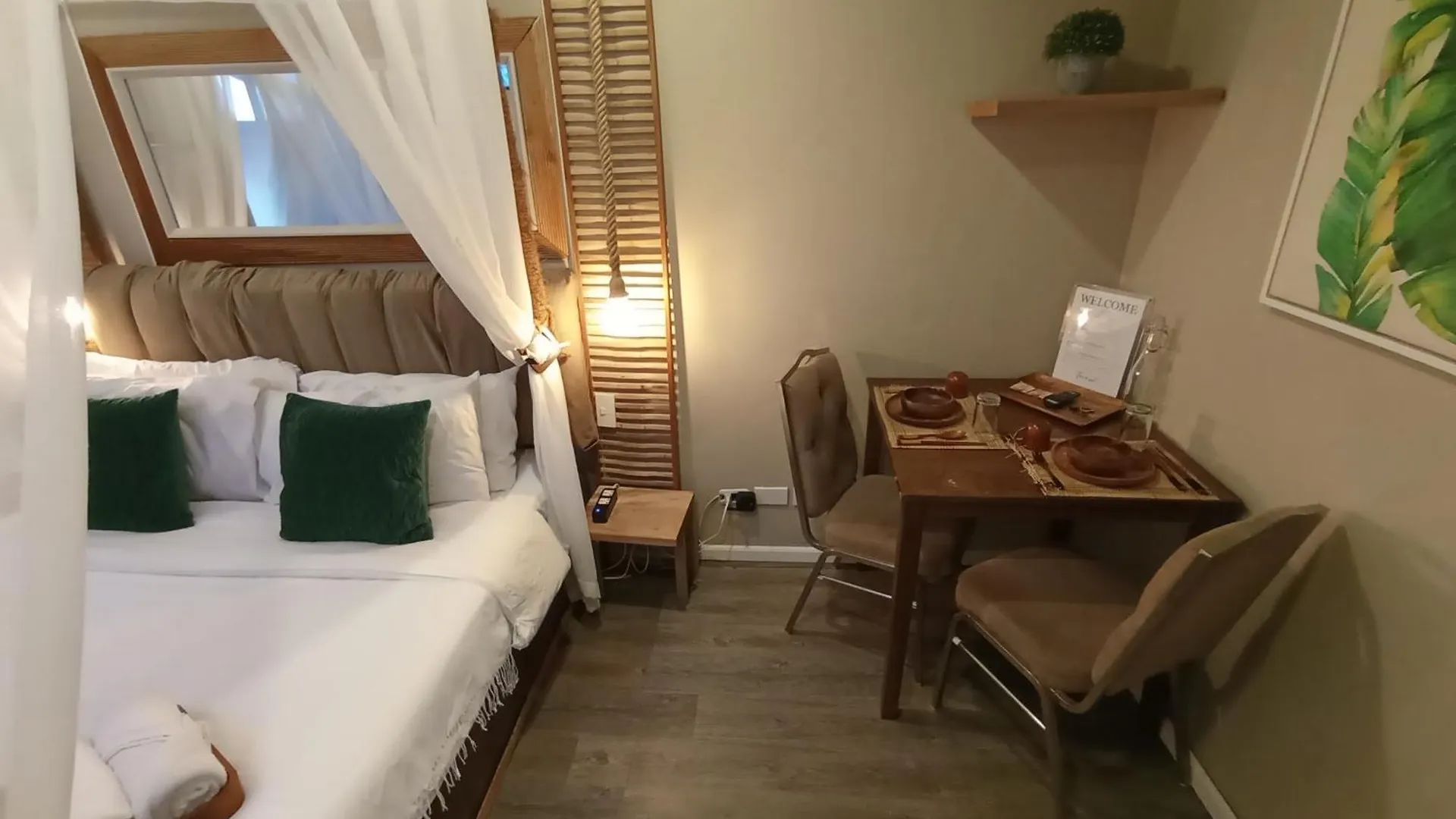 The Staycation - Serviced Rooms Manila